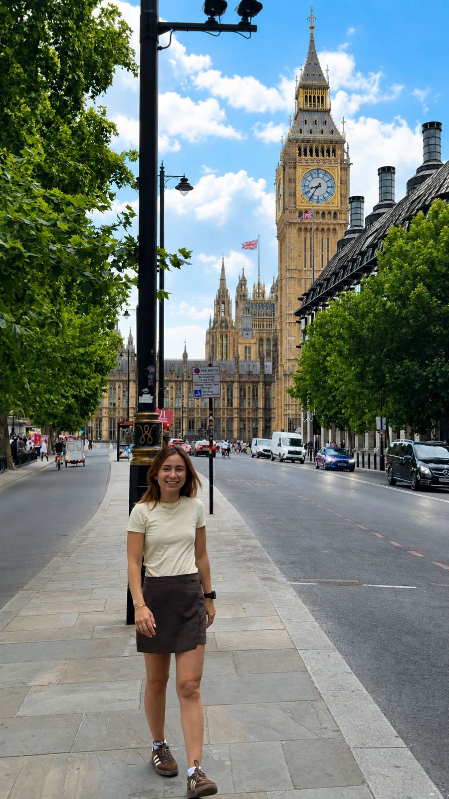 Viajante em frente ao Big Ben, em Londres